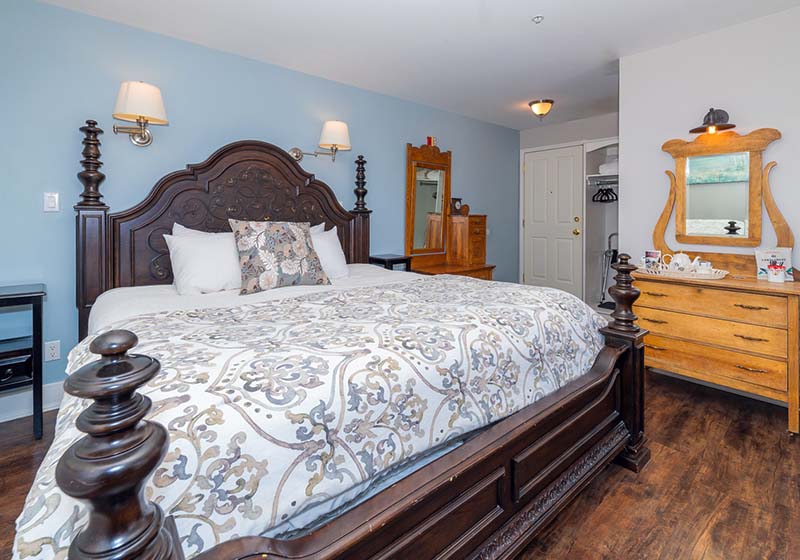 Our newly renovated Elizabeth Rooms.